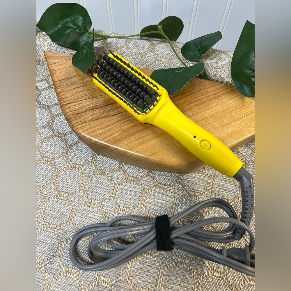 Drybar The Baby Brush Crush Mini Heated Straightening Brush
